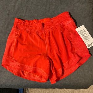 Lululemon HR hotty hots 4” mesh size 6 red